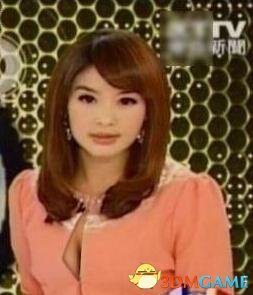 台湾女主播播新闻时纽扣飞脱 春光乍泄面不改色