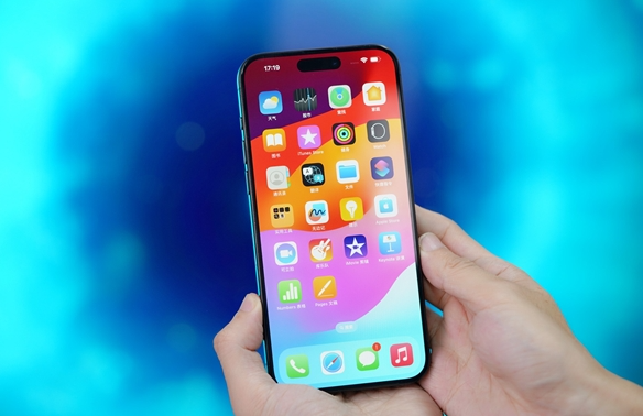 消息称苹果iPhone计划今年下半年引入AI聊天机器人