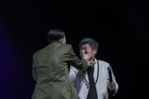啪啪啪啪！余天狂甩胡瓜四巴掌　黃西田全副武裝戒備仍挨打
