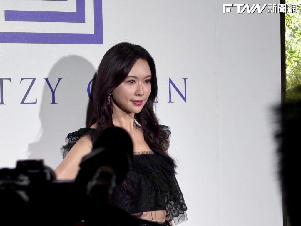 林志玲絕美現身公益活動！談與兒子暖心互動　笑容藏不住